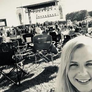 Meet your Posher, Dana